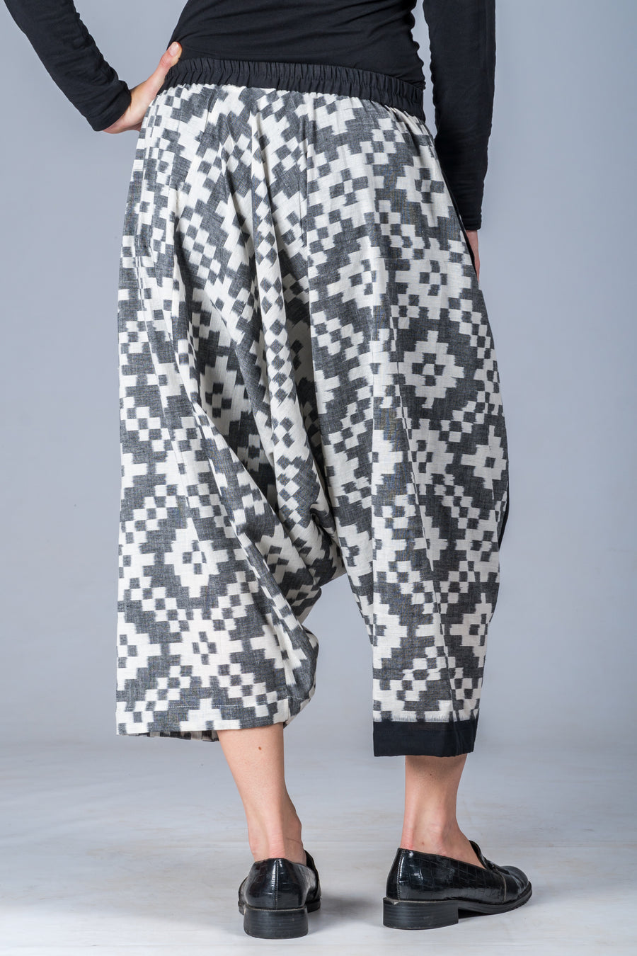 White and Grey Ikat Pattern - Turkish Mid Length Pant