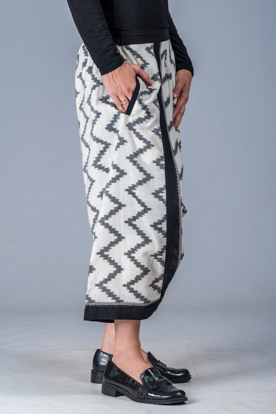 White and Grey Ikat Zigzag - Turkish Mid Length Pant