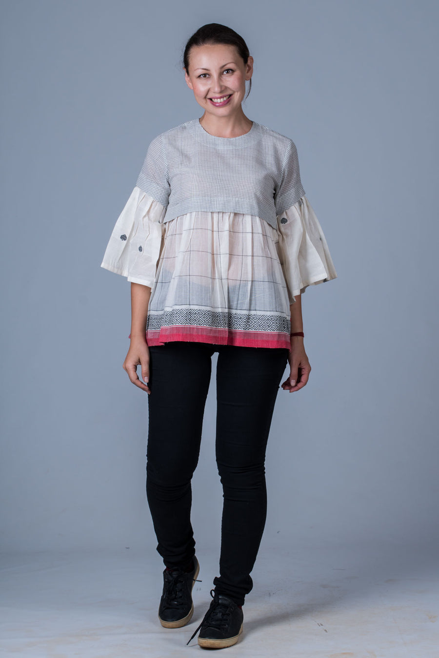 Shalini TOP -Composed top of organic cotton and handwoven Khadi