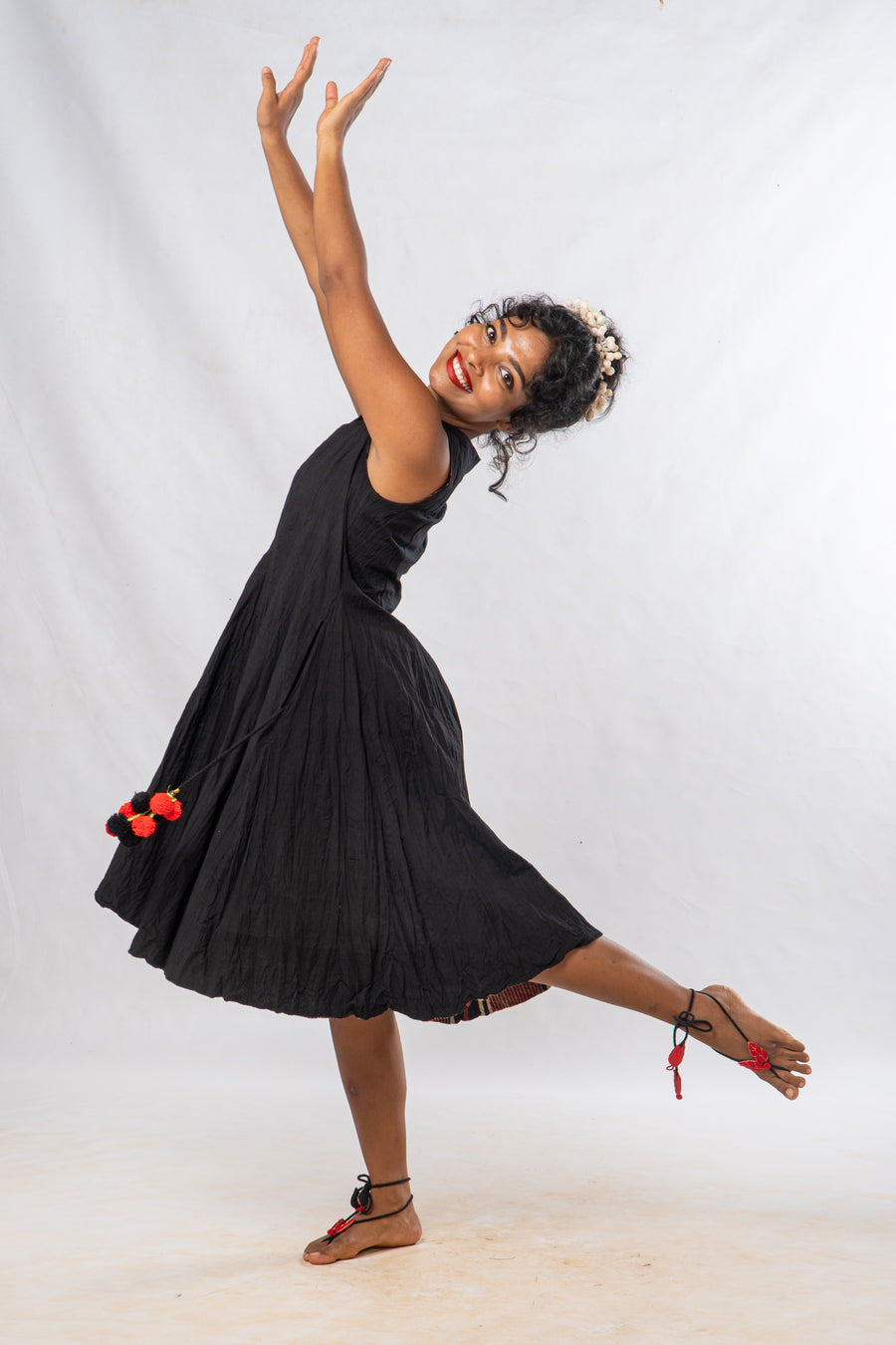 Black Crinkled Cotton Sleeveless Midi Dress