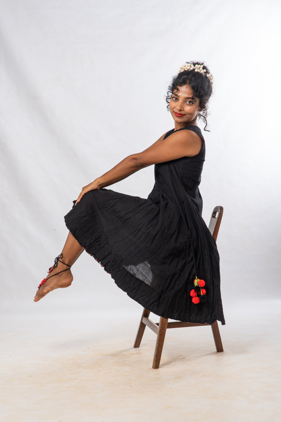 Black Crinkled Cotton Sleeveless Midi Dress