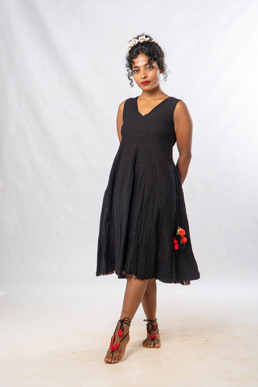 Black Crinkled Cotton Sleeveless Midi Dress