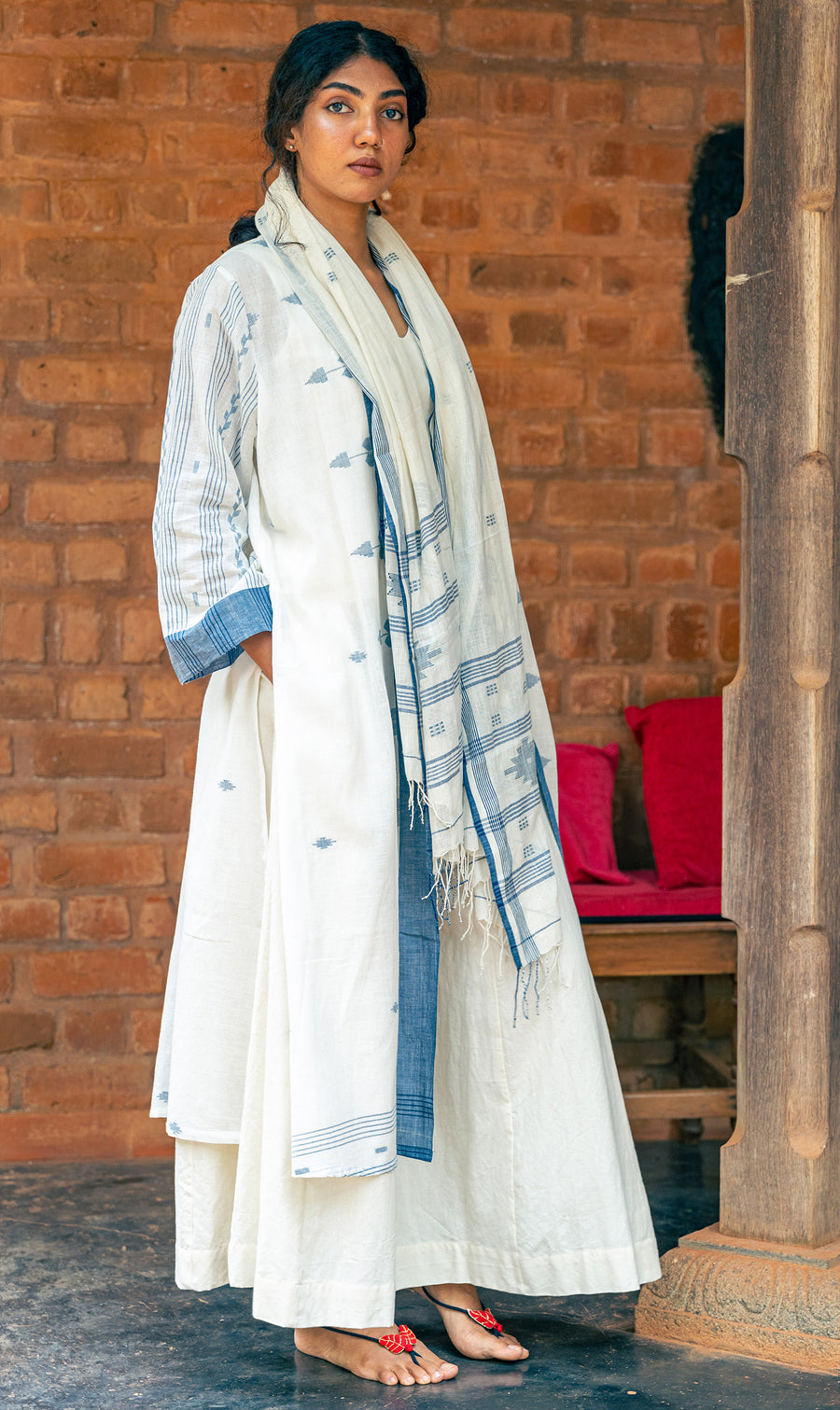 3 pcs set- Off White Hand Spun Khadi Jamdani Set