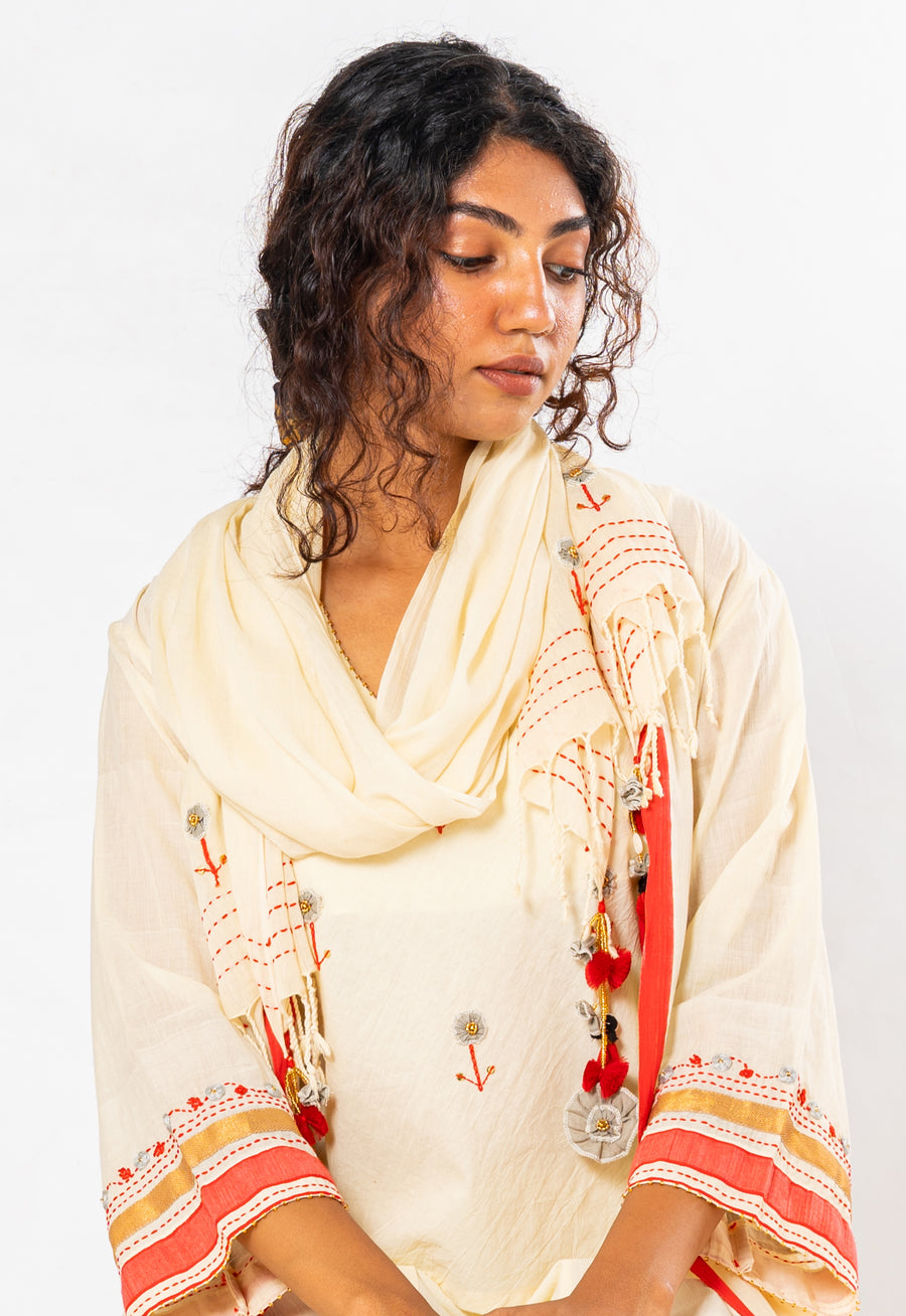 Set of 4- Off White Medicinal Neem Dyed Organic Cotton Set