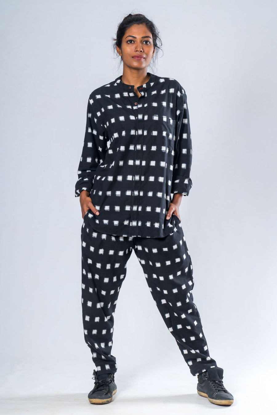 Set of 2- Black Gender-Fluid Ikat Top & Pant