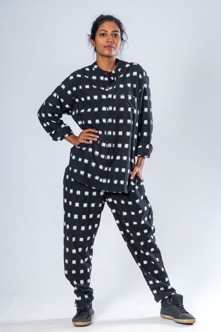 Set of 2- Black Gender-Fluid Ikat Top & Pant