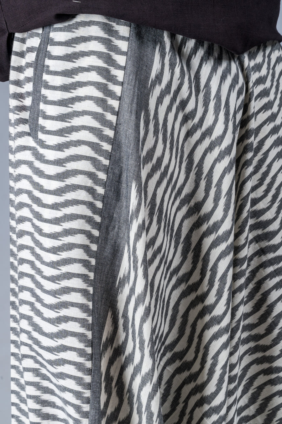 White and Grey Ikat Waves - Turkish Pant