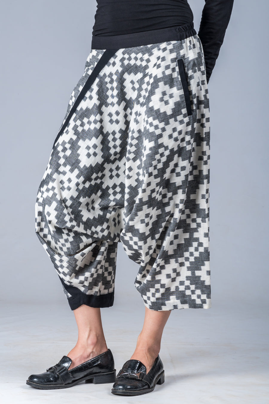 White and Grey Ikat Pattern - Turkish Mid Length Pant