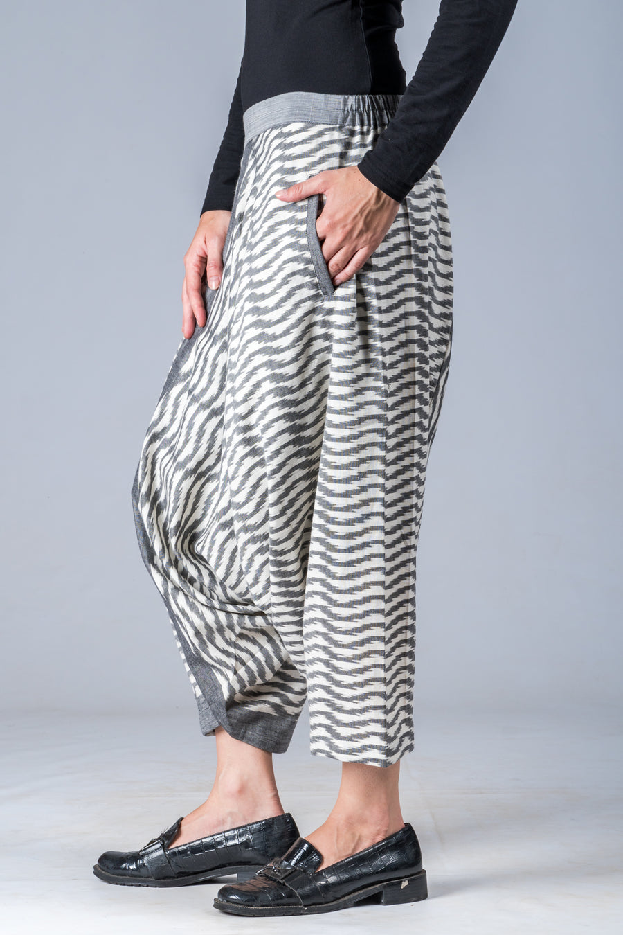 White and Grey Ikat Waves - Turkish Mid Length Pant