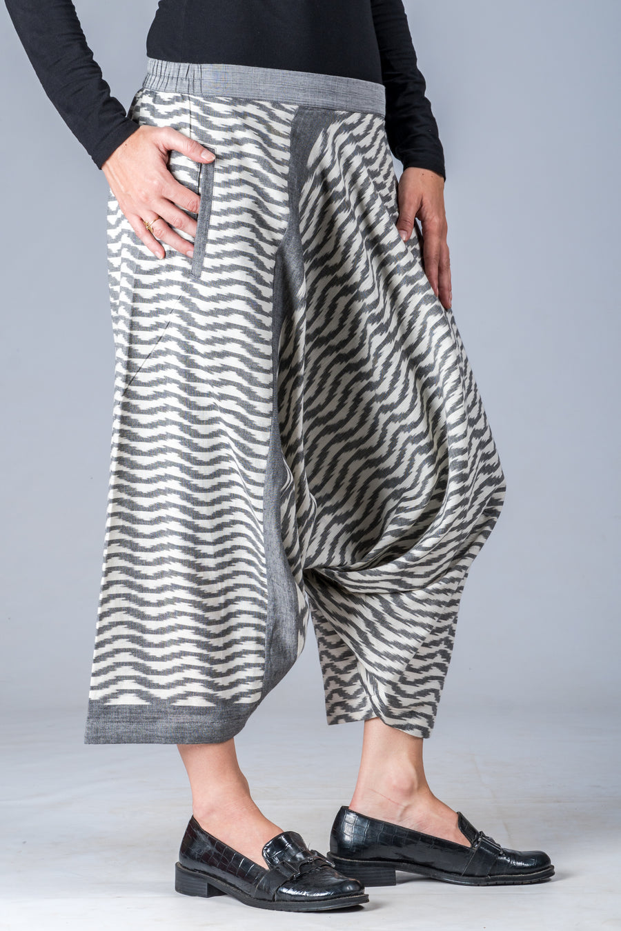 White and Grey Ikat Waves - Turkish Mid Length Pant