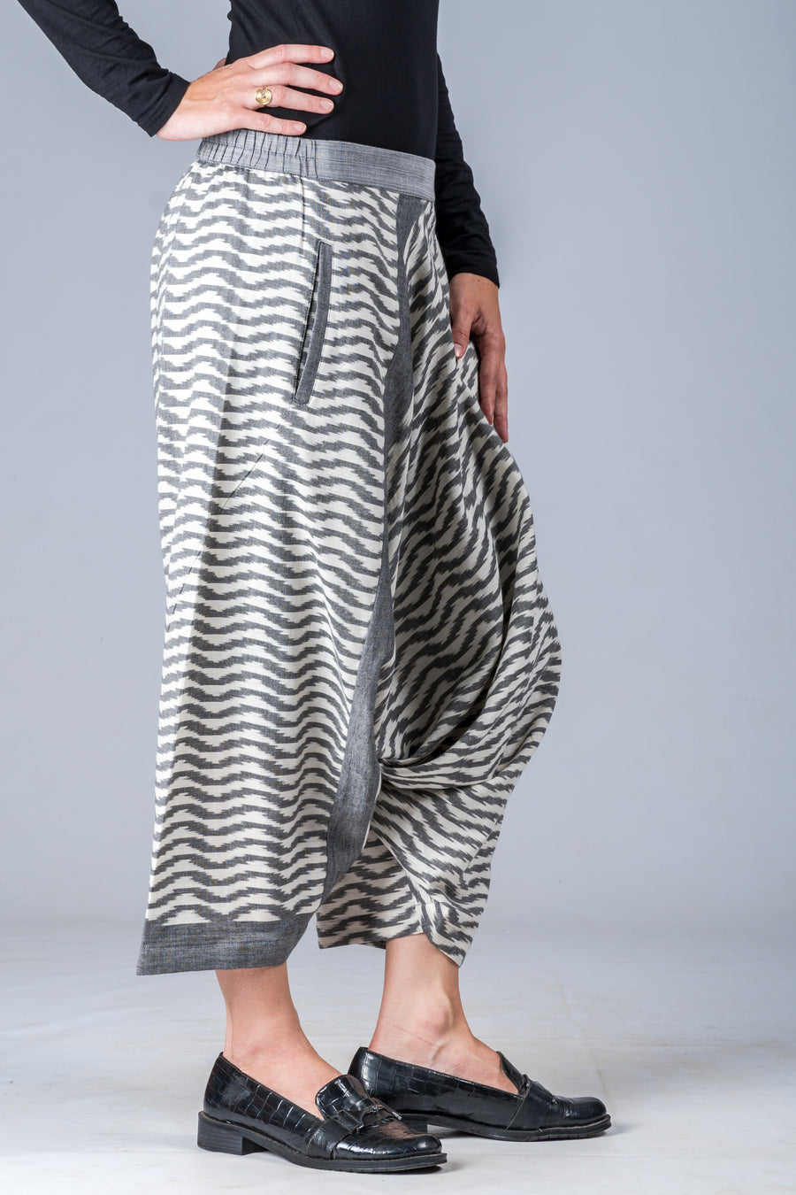 White and Grey Ikat Waves - Turkish Mid Length Pant