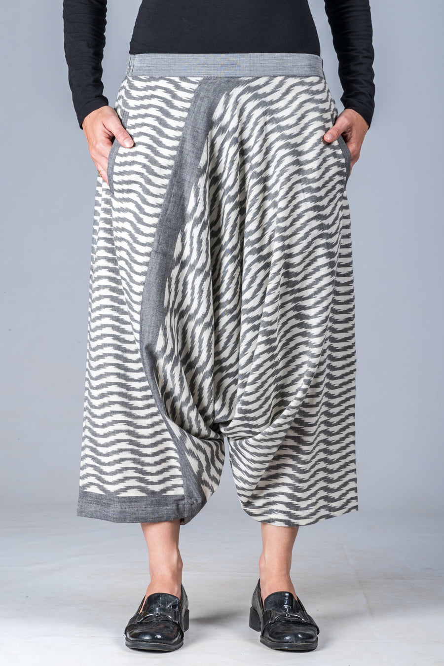 White and Grey Ikat Waves - Turkish Mid Length Pant
